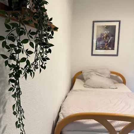 Nur Ein Bett Mit Gemeinschaftsbad Rum i privatbostad Karlsruhe
